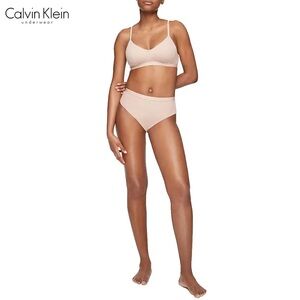 Pure Ribbed Lightly Lined Bralette, Small